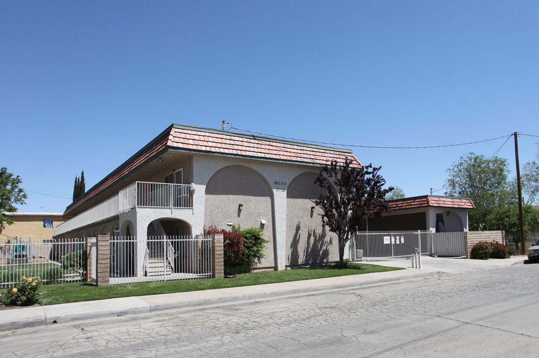 Park Vista Apartments in Palmdale, CA - Building Photo