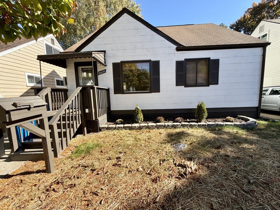 26636 Lorenz St in Madison Heights, MI - Foto de edificio
