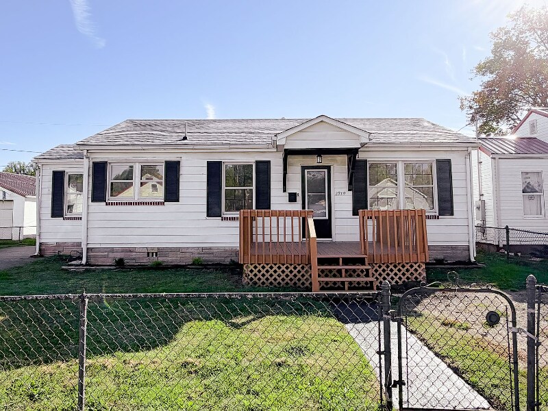 2519 Lincoln Ave in St. Albans, WV - Building Photo