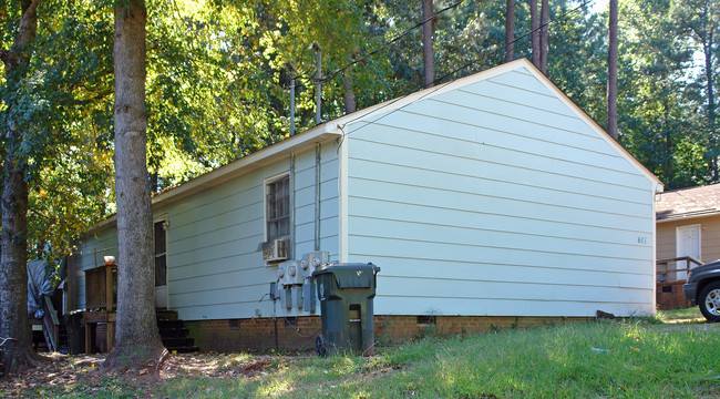 617 Peach Rd in Raleigh, NC - Building Photo - Building Photo