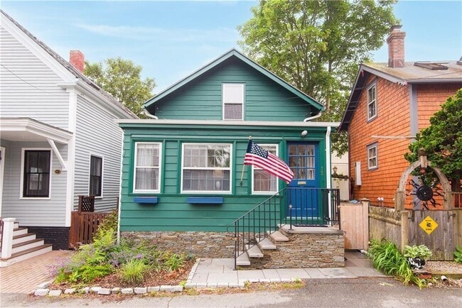 12 Maitland Ct in Newport, RI - Building Photo - Building Photo