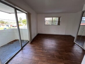 465 S Royal Poinciana Blvd, Unit 1B in Miami Springs, FL - Foto de edificio - Building Photo