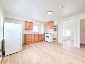 1020-1022-1022 Smith St in Green Bay, WI - Building Photo