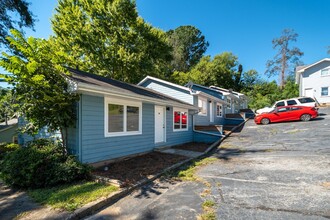 72 E Whitman St in Toccoa, GA - Building Photo - Building Photo