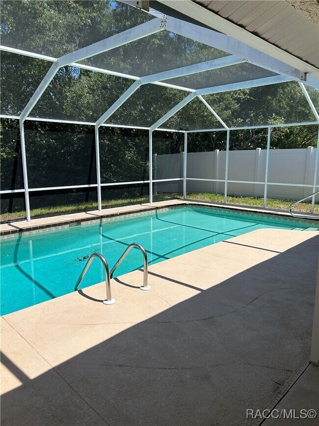 3937 W Featheredge Ct in Lecanto, FL - Building Photo - Building Photo