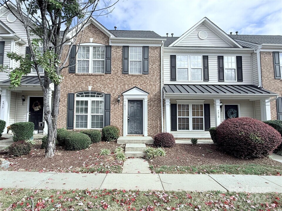 4917 Sunburst Ln in Charlotte, NC - Building Photo