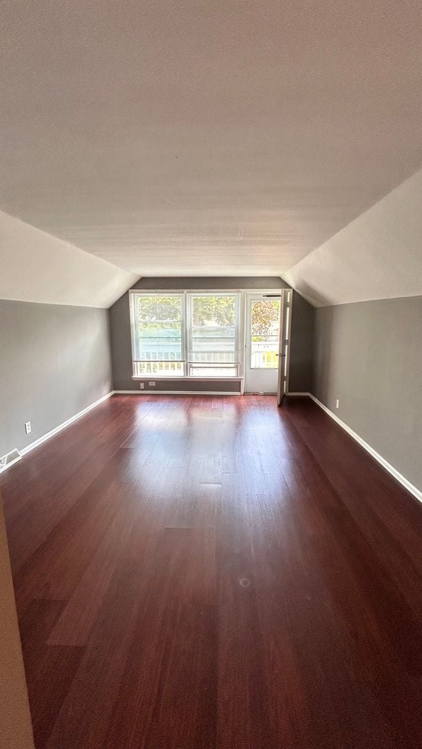 5747 N 93rd St-Unit -UPPER in Milwaukee, WI - Foto de edificio - Building Photo