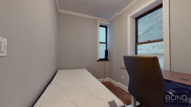 325 E 5th St in New York, NY - Building Photo - Building Photo