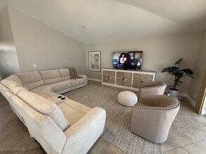 2276 Heritage Greens Dr in Naples, FL - Foto de edificio - Building Photo