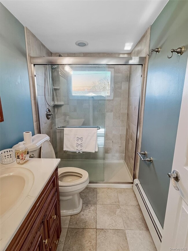 32 Sterling Dr in Lake Grove, NY - Building Photo - Building Photo