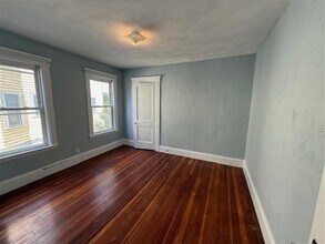 43 Orchard St, Unit 1 in Medford, MA - Building Photo - Building Photo