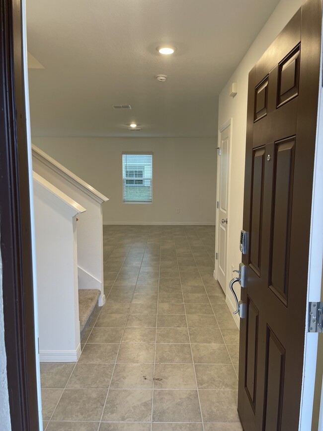 5652 Nispero Wy in Kissimmee, FL - Building Photo - Building Photo