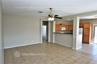 17137 W Saguaro Ln in Surprise, AZ - Building Photo - Building Photo