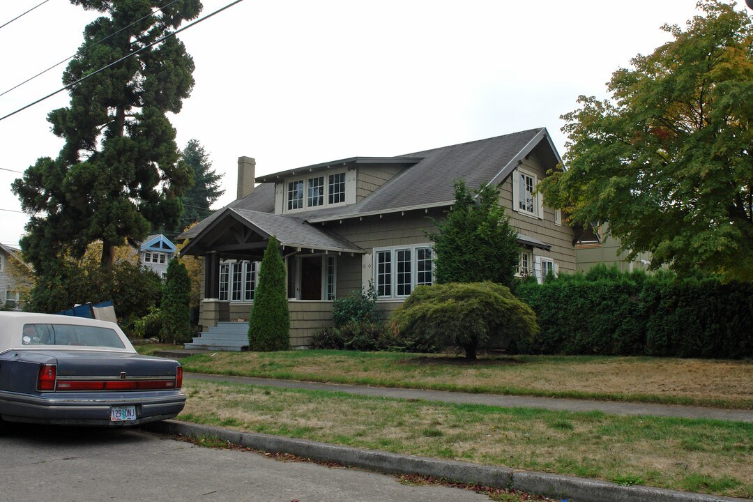 6232 NE Stanton St in Portland, OR - Building Photo