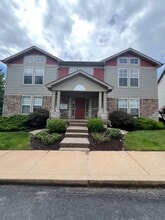 3024 Capri Way, Unit 3024 in St. Peters, MO - Foto de edificio - Building Photo