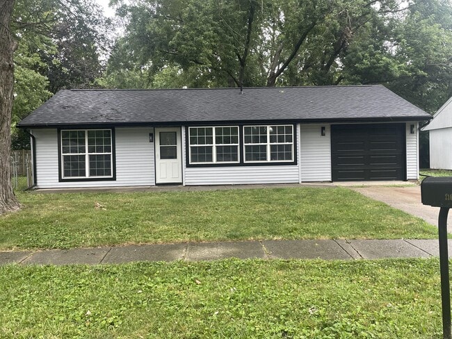 3308 Ridgewood Dr in Champaign, IL - Foto de edificio - Building Photo