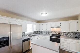 116 Setting Sun Ln in Alabaster, AL - Building Photo - Building Photo