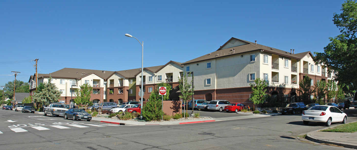 Sierra Crest in Sparks, NV - Building Photo