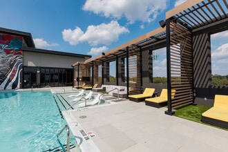 Mckenzie in St. Louis, MO - Foto de edificio - Building Photo