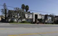 6310 Hazeltine Ave in Van Nuys, CA - Building Photo - Building Photo