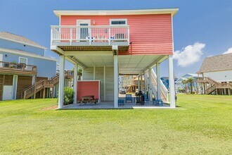 25011 San Simeon Ct in Galveston, TX - Foto de edificio - Building Photo