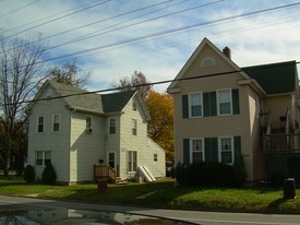 318-320 N Broadway Apartments