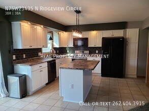 N75W23435 N Ridgeview Cir in Sussex, WI - Building Photo - Building Photo