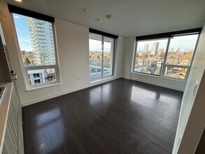 433 SW Marine Dr in Vancouver, BC - Building Photo - Building Photo