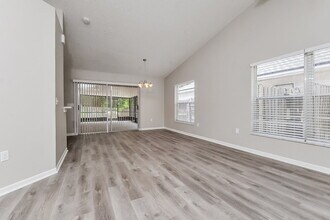 6013 Crickethollow Dr in Riverview, FL - Building Photo - Building Photo