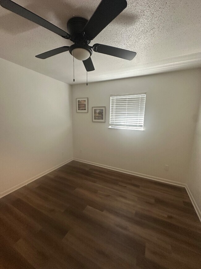 8650 Jernigan Rd in Pensacola, FL - Building Photo - Building Photo