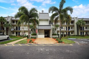 4801 Esedra Ct in Greenacres, FL - Building Photo