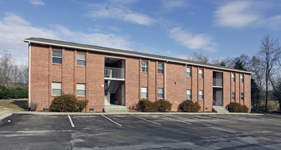 Oak Ridge Suites in Oak Ridge, TN - Building Photo - Building Photo