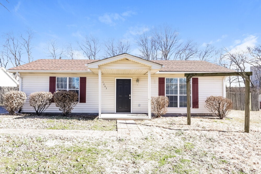 1263 Woods Ferry Rd in Gallatin, TN - Building Photo