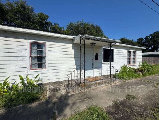property at 105 N Cemetery St