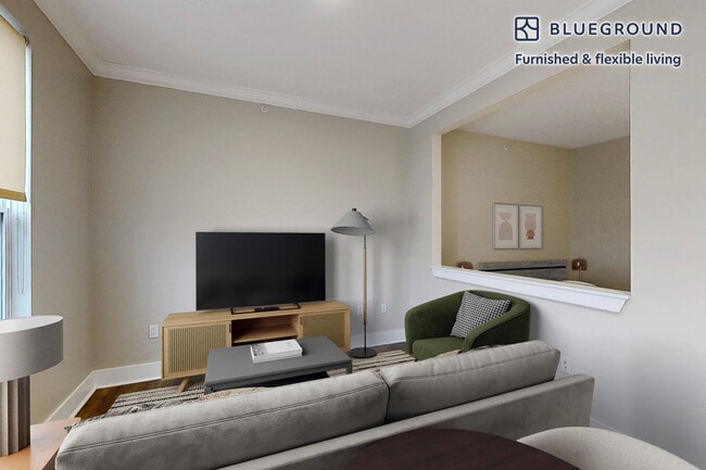 80 N Central Ave in Hempstead, NY - Building Photo - Building Photo