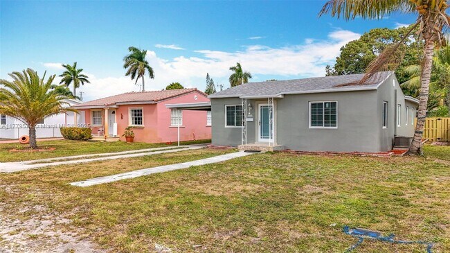 2839 Polk St in Hollywood, FL - Building Photo - Building Photo