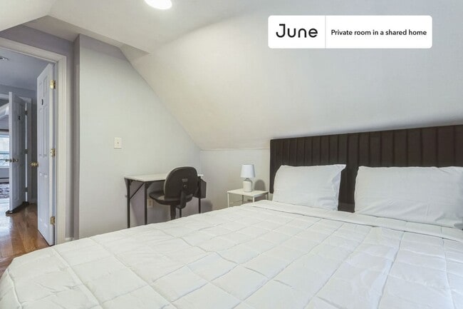 Room in Shared 5 bed/3 bath home in Somerville, MA - Building Photo - Building Photo