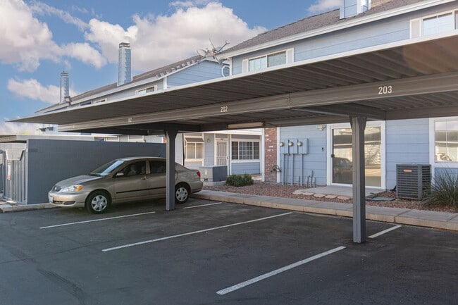 5370 Angler Cir in Las Vegas, NV - Building Photo - Building Photo