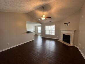 136 Ivy Stone Dr in Raeford, NC - Building Photo - Building Photo