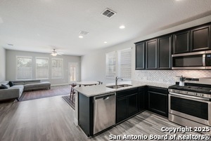 130 Abbeydell in Boerne, TX - Foto de edificio - Building Photo