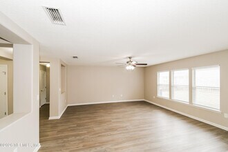 11533 Brian Lakes Dr N in Jacksonville, FL - Building Photo - Building Photo