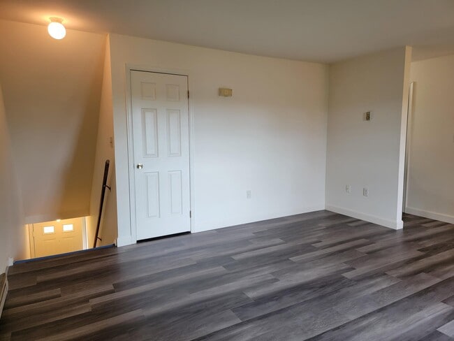 137 E Walnut St, Unit 2 in Ephrata, PA - Foto de edificio - Building Photo