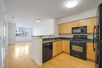 1000 New Jersey Ave SE in Washington, DC - Building Photo - Building Photo