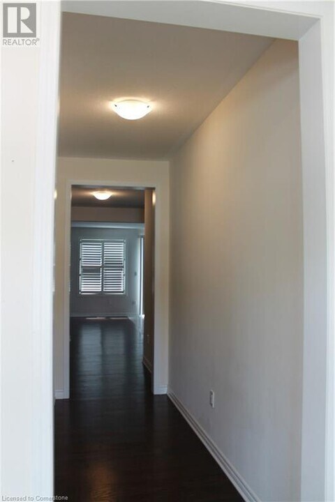 52 Compass Trail in Cambridge, ON - Building Photo