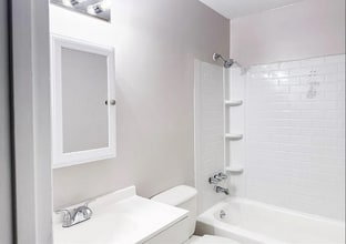 203 Governors Dr in Forest Park, GA - Building Photo - Building Photo