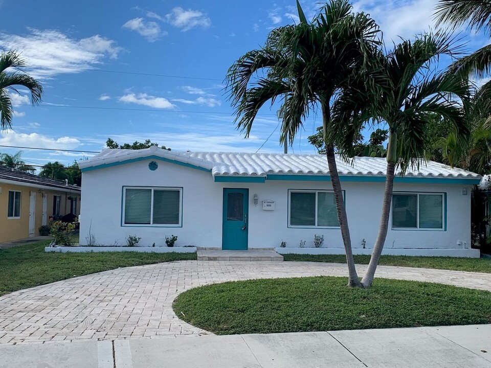 4237 Bougainvilla Dr-Unit -HM-4233 Bougainvilla Drive in Lauderdale-by-the-Sea, FL - Foto de edificio