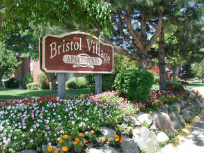 Bristol Village in Sterling Heights, MI - Foto de edificio - Building Photo