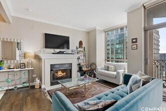 21 E Huron St in Chicago, IL - Building Photo - Building Photo