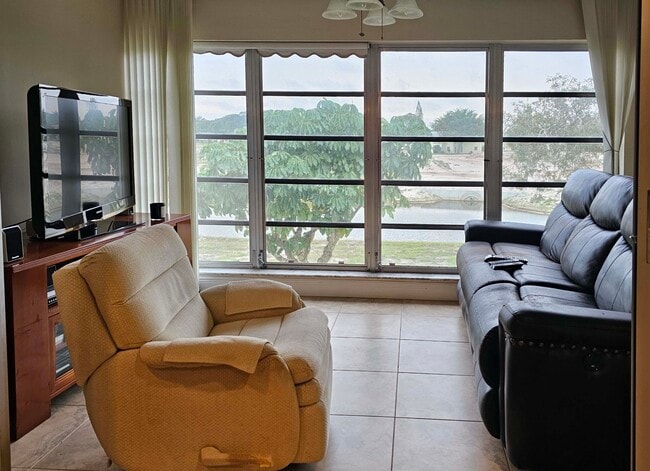 5642 Via Delray, Unit D in Delray Beach, FL - Building Photo - Building Photo