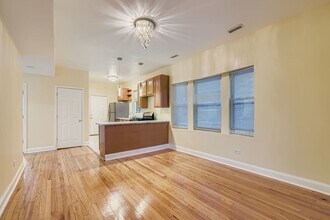 6327 N Francisco Ave in Chicago, IL - Building Photo - Building Photo